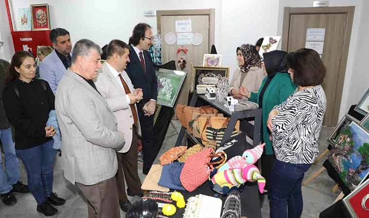 Hanımeli el sanatları sergisi açıldı