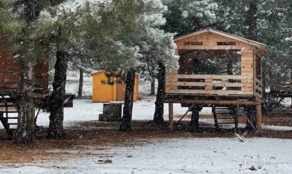 Elazığ’a mevsimin ilk karı düştü