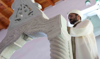 Ermeni ustaların yaptığı 2 asırlık minber görenleri hayran bırakıyor