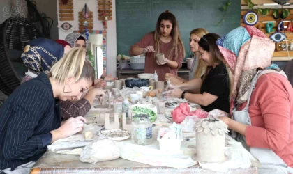 Hem stres atıyor hem de meslek öğreniyorlar