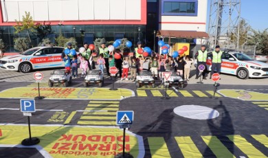 Jandarmadan okul öncesi öğrencilerine trafik eğitimi