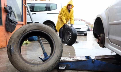 Lastikçilerde yoğun mesai başladı