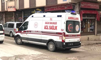 Yayaya çarpan motosiklet sürücüsü kaçtı