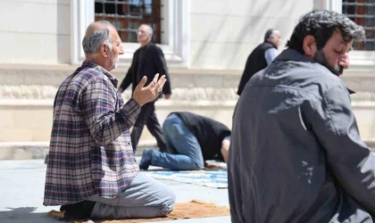 Ramazan'ın son cuma namazı kılındı