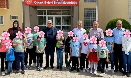 Şerafettin Yıldırım'dan Sevgi Evleri'nde kalan çocuklara 23 Nisan ziyareti