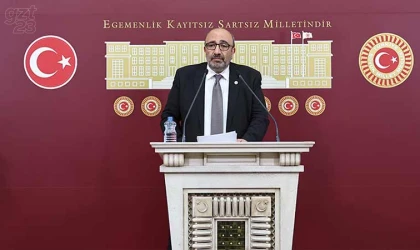 Açıkkapı, Dünya sağır ve dilsizi oynuyor