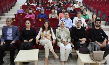 Elazığ’da ‘Dijital çağda radyoda yayın ve yapım’ paneli gerçekleştirildi