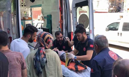 Otomobilin çarptığı çocuk yaralandı