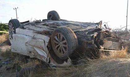 Hızını alamayan otomobil bahçeye uçtu