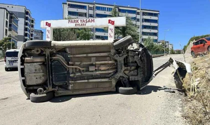 Emniyet kemeri taktı burnu bile kanamadı