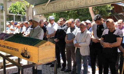 Eski eşi tarafından 13 yerinden bıçaklanan kadın son yolculuğuna uğurlandı